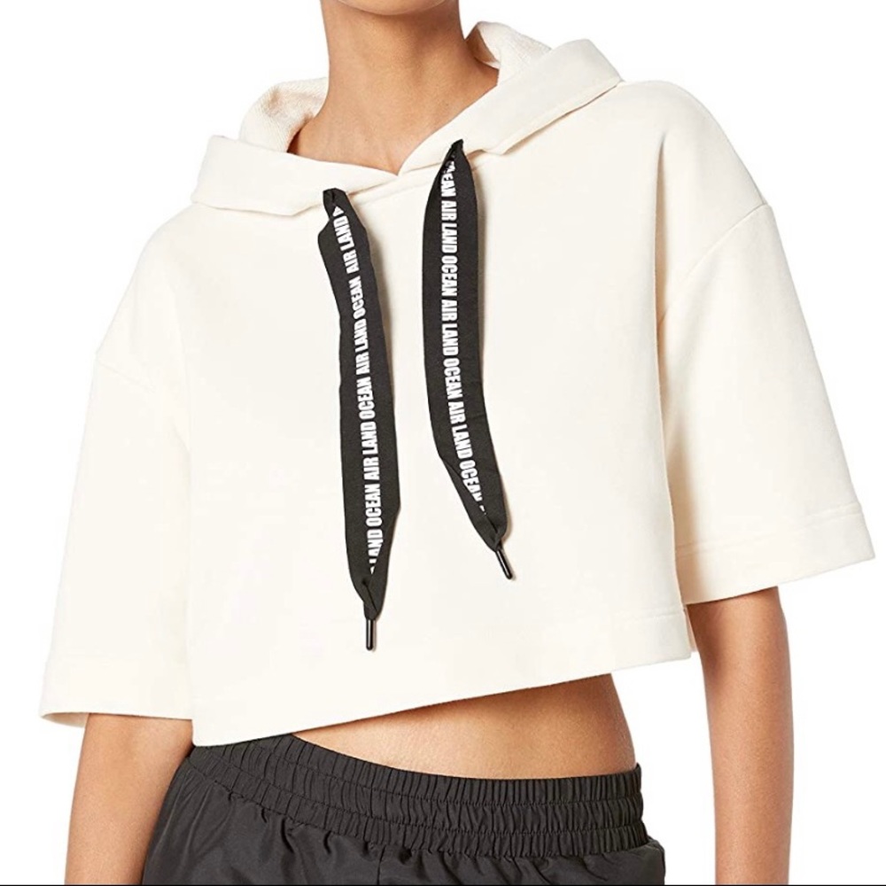 Alo air, land and ocean short sleeve crop